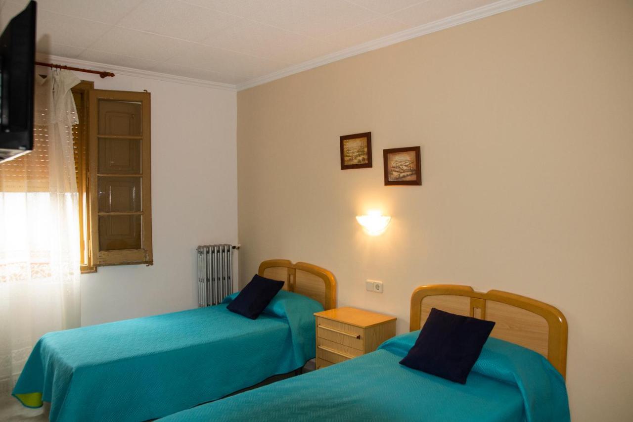 Hostal Montserrat Montseny Dış mekan fotoğraf