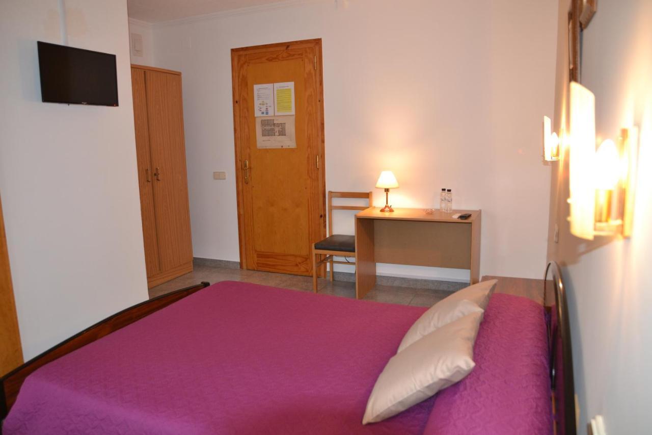 Hostal Montserrat Montseny Dış mekan fotoğraf