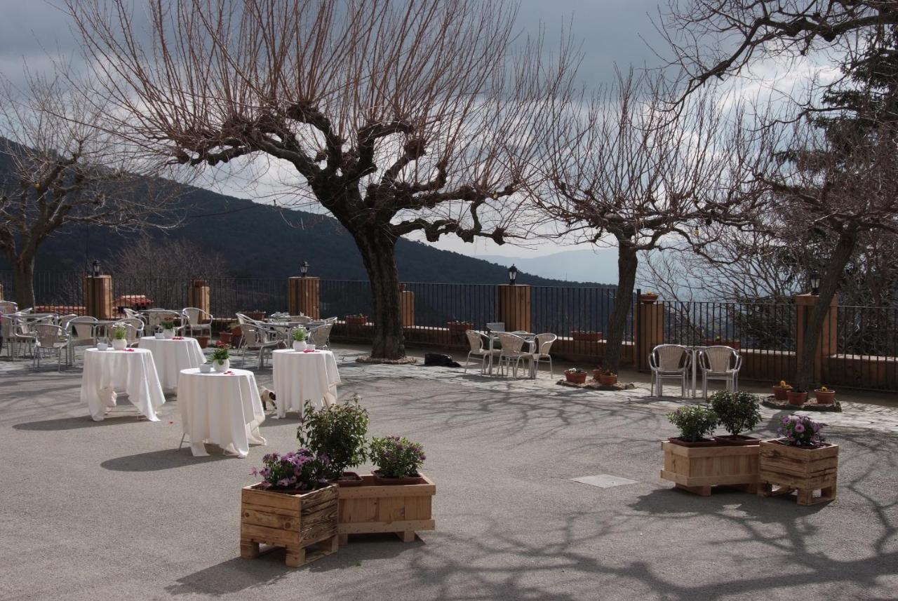 Hostal Montserrat Montseny Dış mekan fotoğraf
