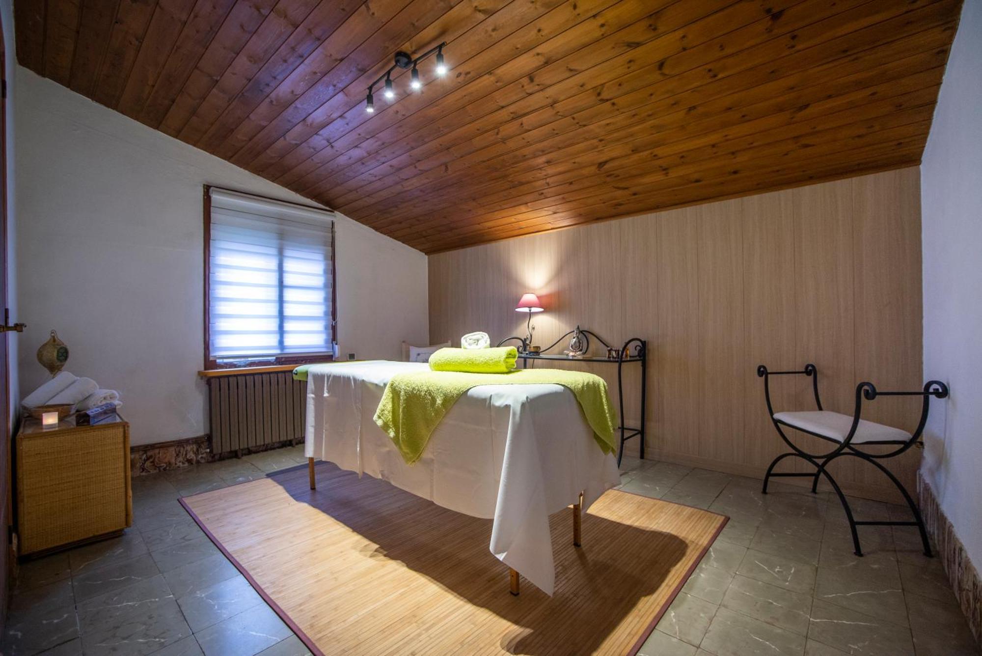 Hostal Montserrat Montseny Dış mekan fotoğraf