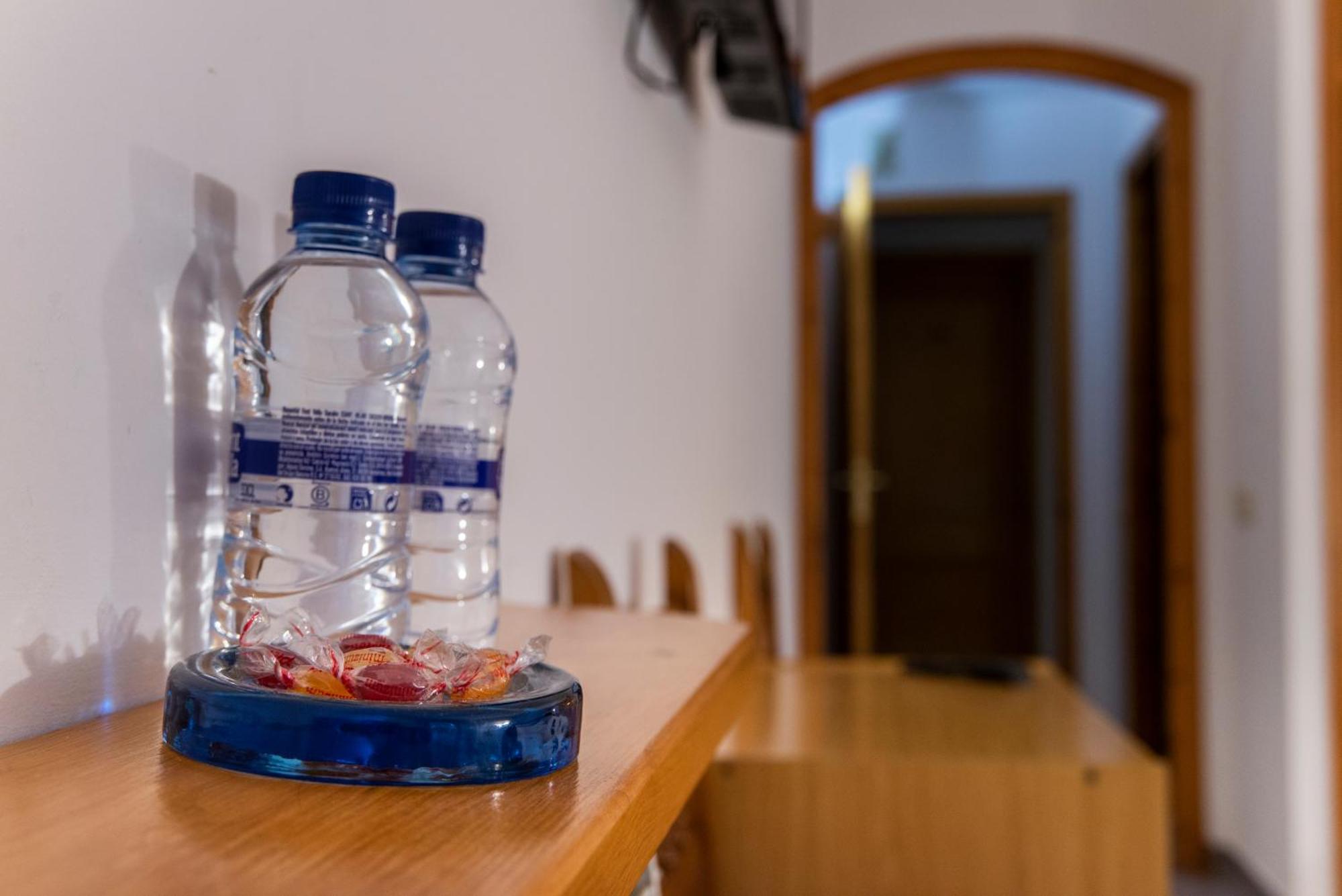 Hostal Montserrat Montseny Dış mekan fotoğraf