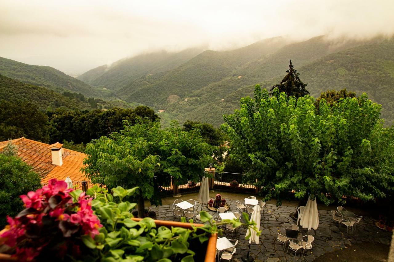 Hostal Montserrat Montseny Dış mekan fotoğraf