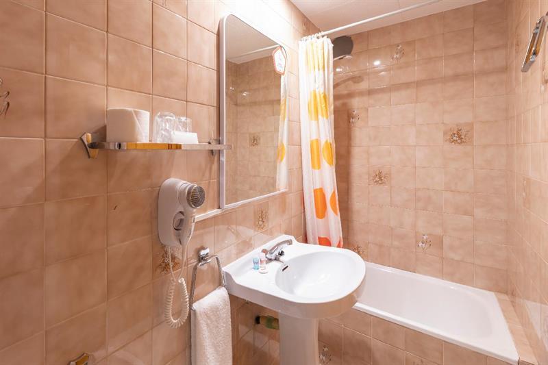 Hostal Montserrat Montseny Dış mekan fotoğraf