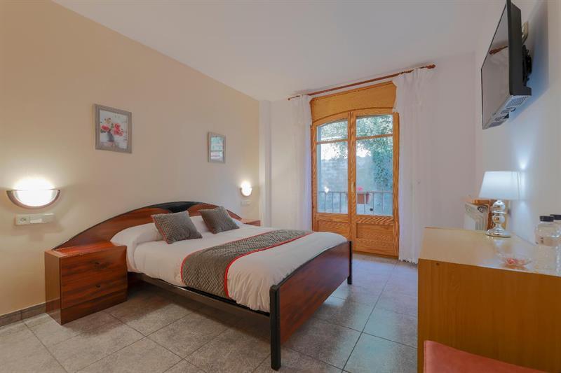 Hostal Montserrat Montseny Dış mekan fotoğraf